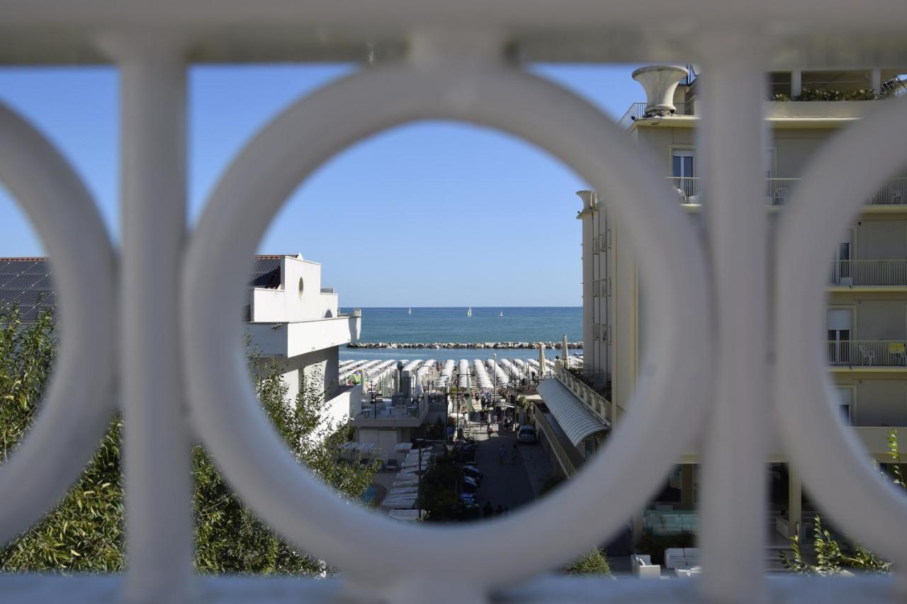 Hotel Des Bains Cattolica Ngoại thất bức ảnh