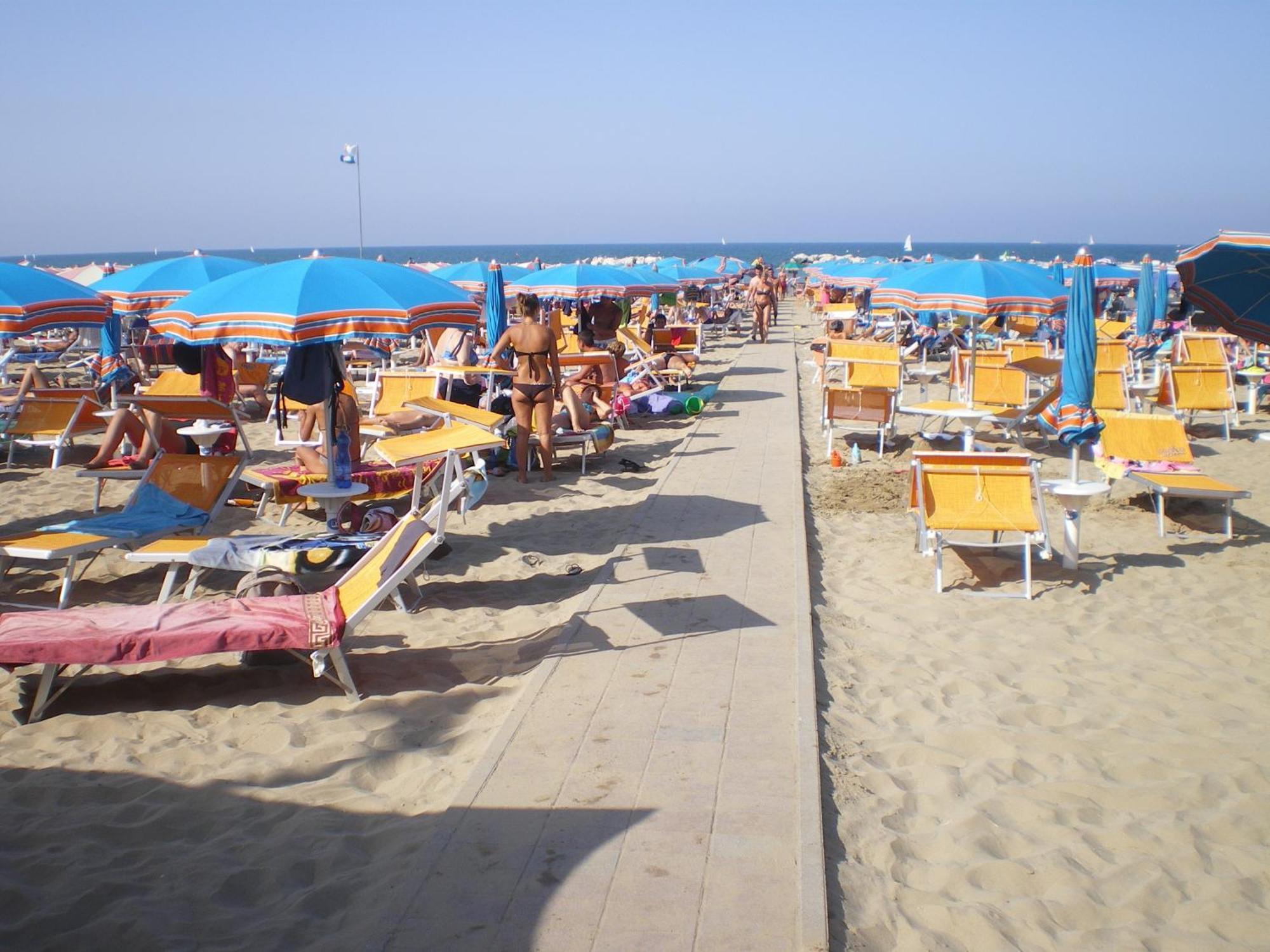Hotel Des Bains Cattolica Ngoại thất bức ảnh