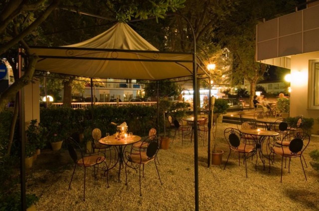 Hotel Des Bains Cattolica Ngoại thất bức ảnh