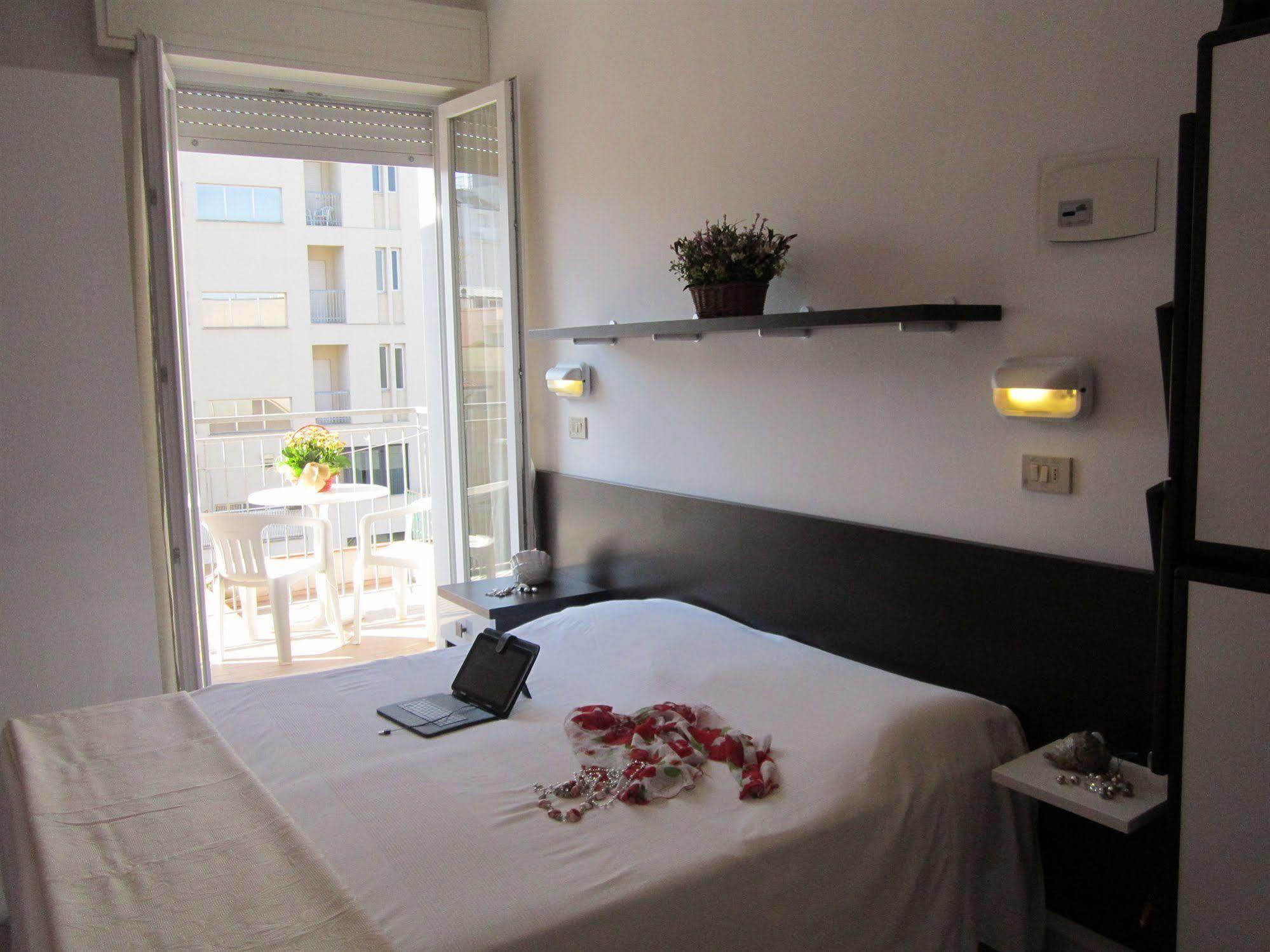 Hotel Des Bains Cattolica Ngoại thất bức ảnh